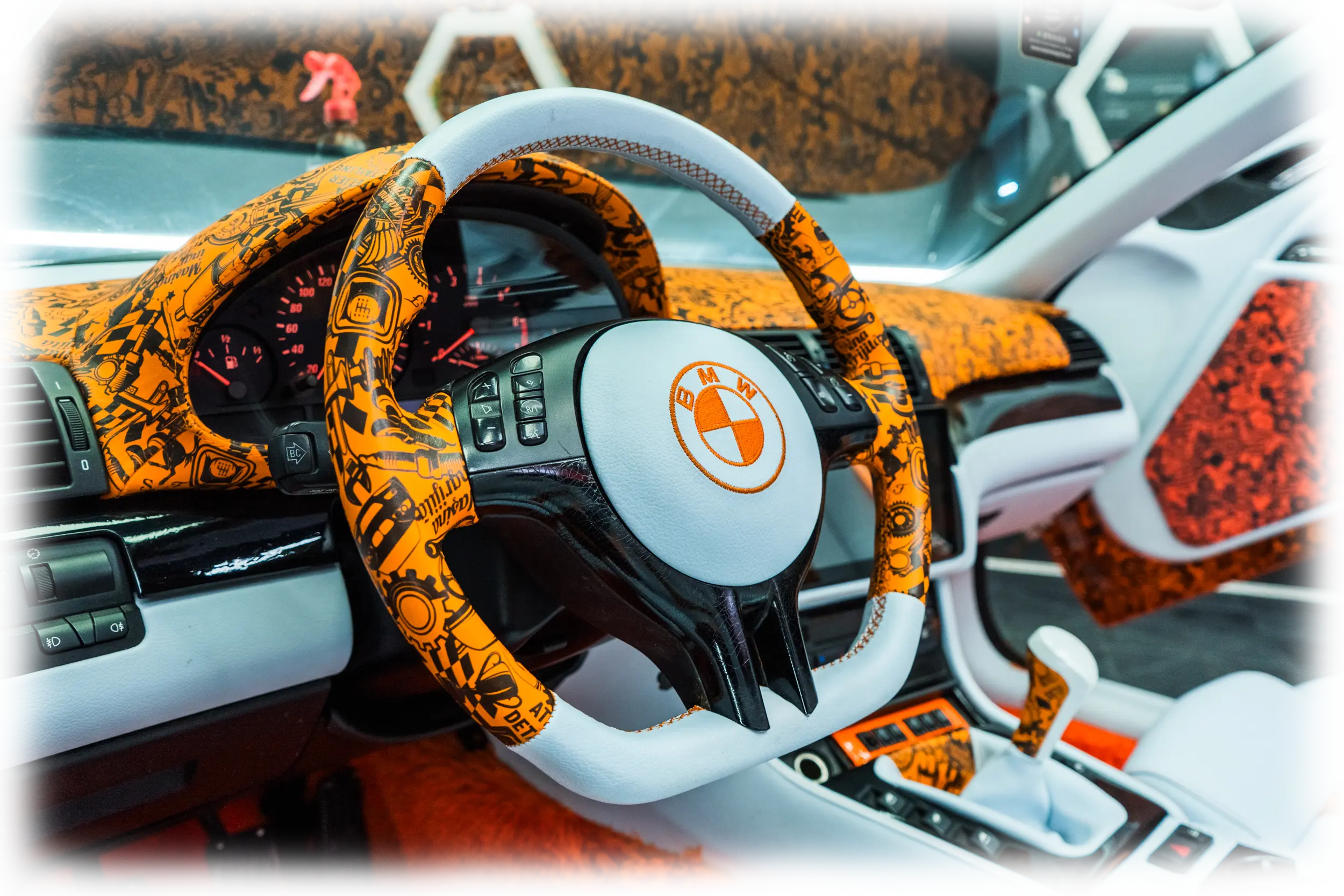 Concurs auto Bacău cu premiu un BMW – interior de lux promovat de masinaingrijita.ro